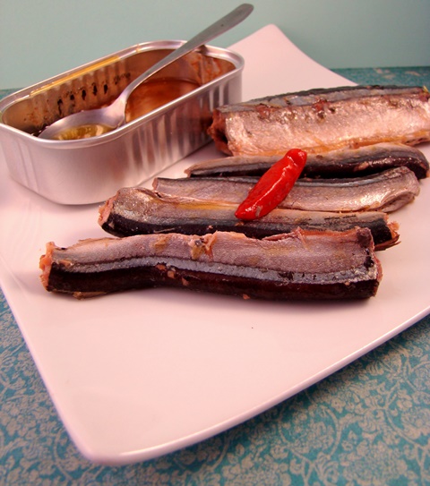 Briosa Gourmet - Small Garfish in Olive Oil with Spices: lunch is served